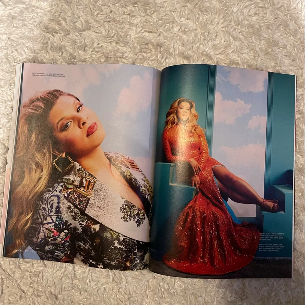 Bust Magazine 2021 St. Vincent Carrie Brownstein Leslie Jordan Courtney Stodden - Picture 12 of 15